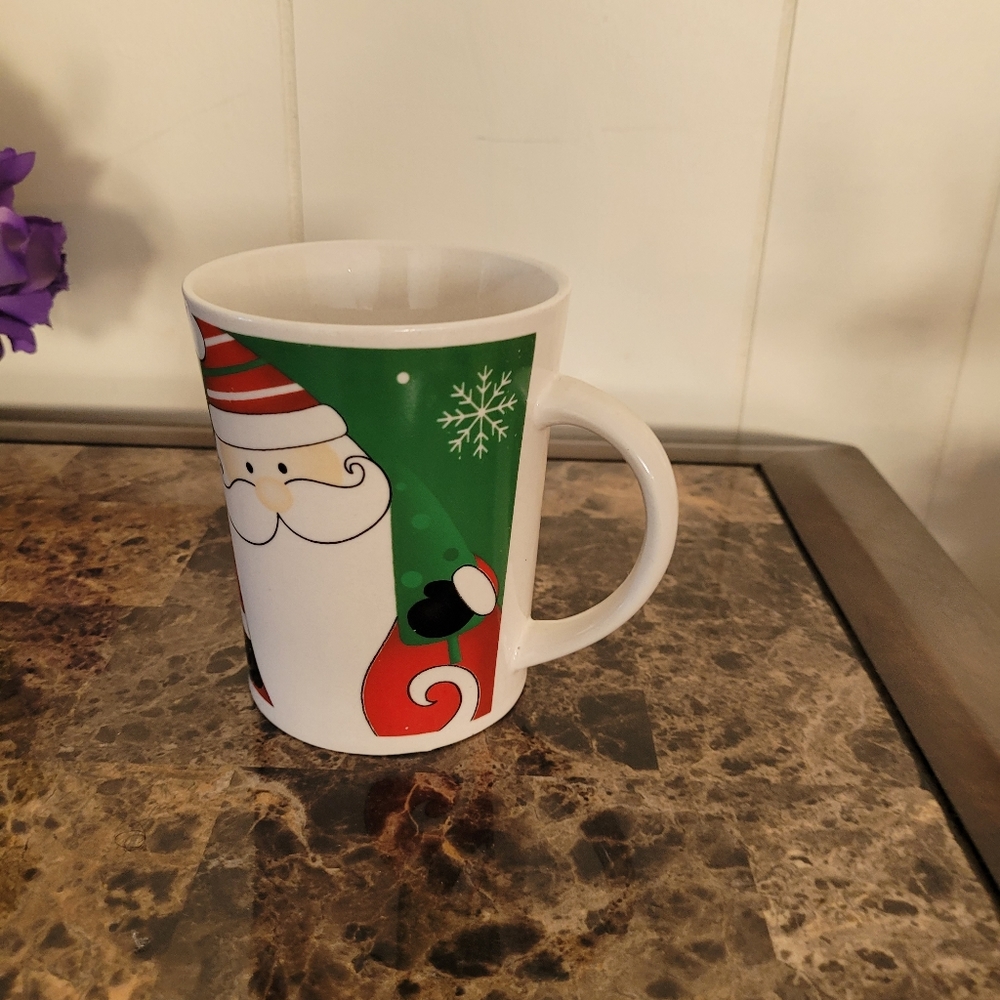 CUP/MUG WITH CHRISTMAS THEME DESIGN